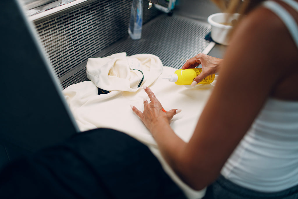 ¿Cómo quitar manchas de aceite de oliva?